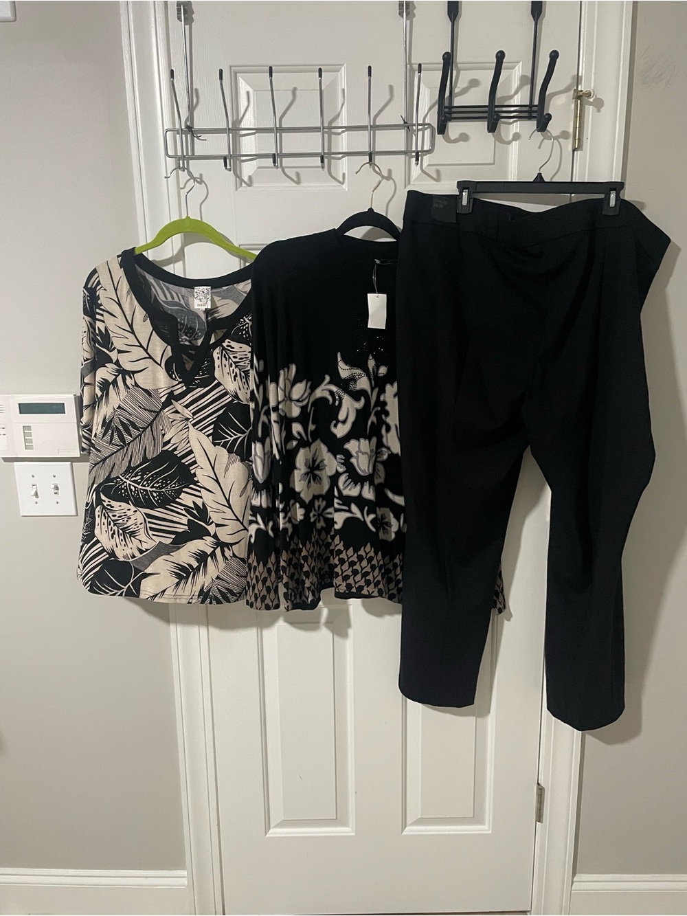 Black Women's Stretch Trousers with Coordinating Black & Cream Tops 3x